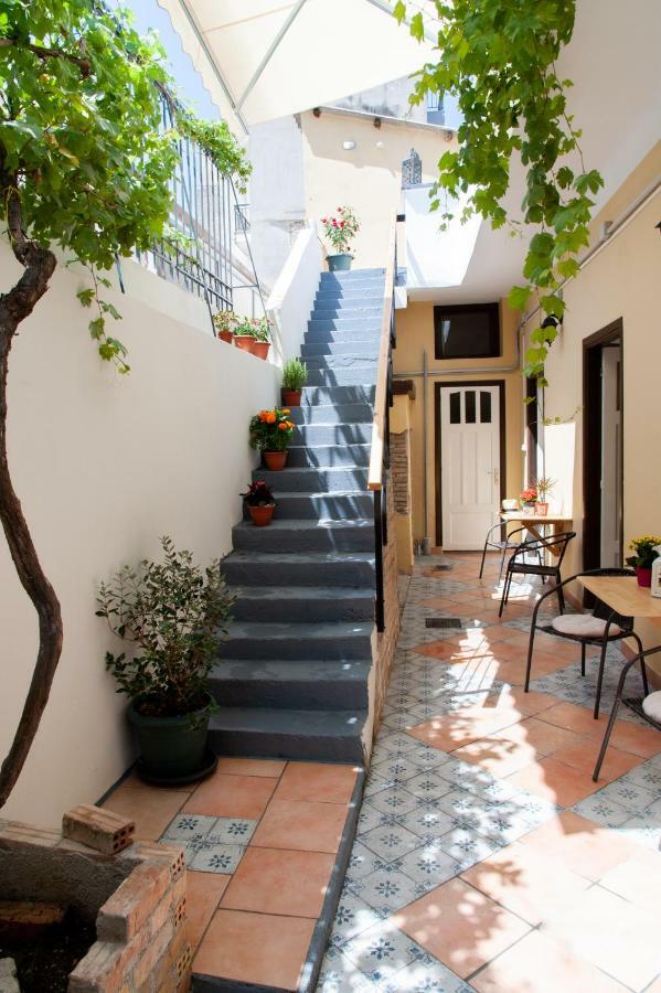 17 Flats And Roof Garden Apartment Atena Exterior foto